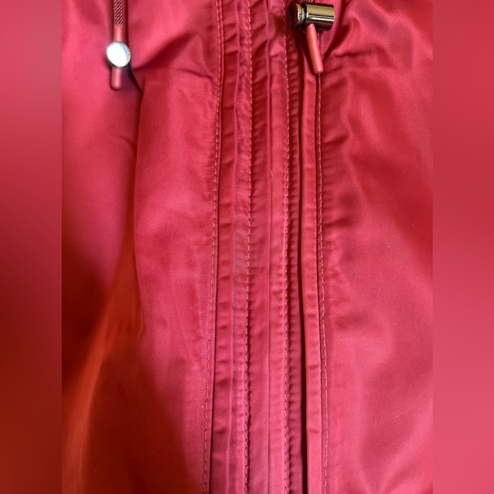 Gorgeous Athleta Raspberry Maroon Mid-weight Rain Jacket - Picture 9 of 16